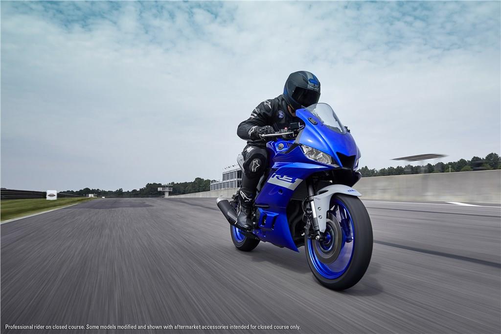 R World is Calling - Yamaha YZF-R3 2020 – MC Motoparts