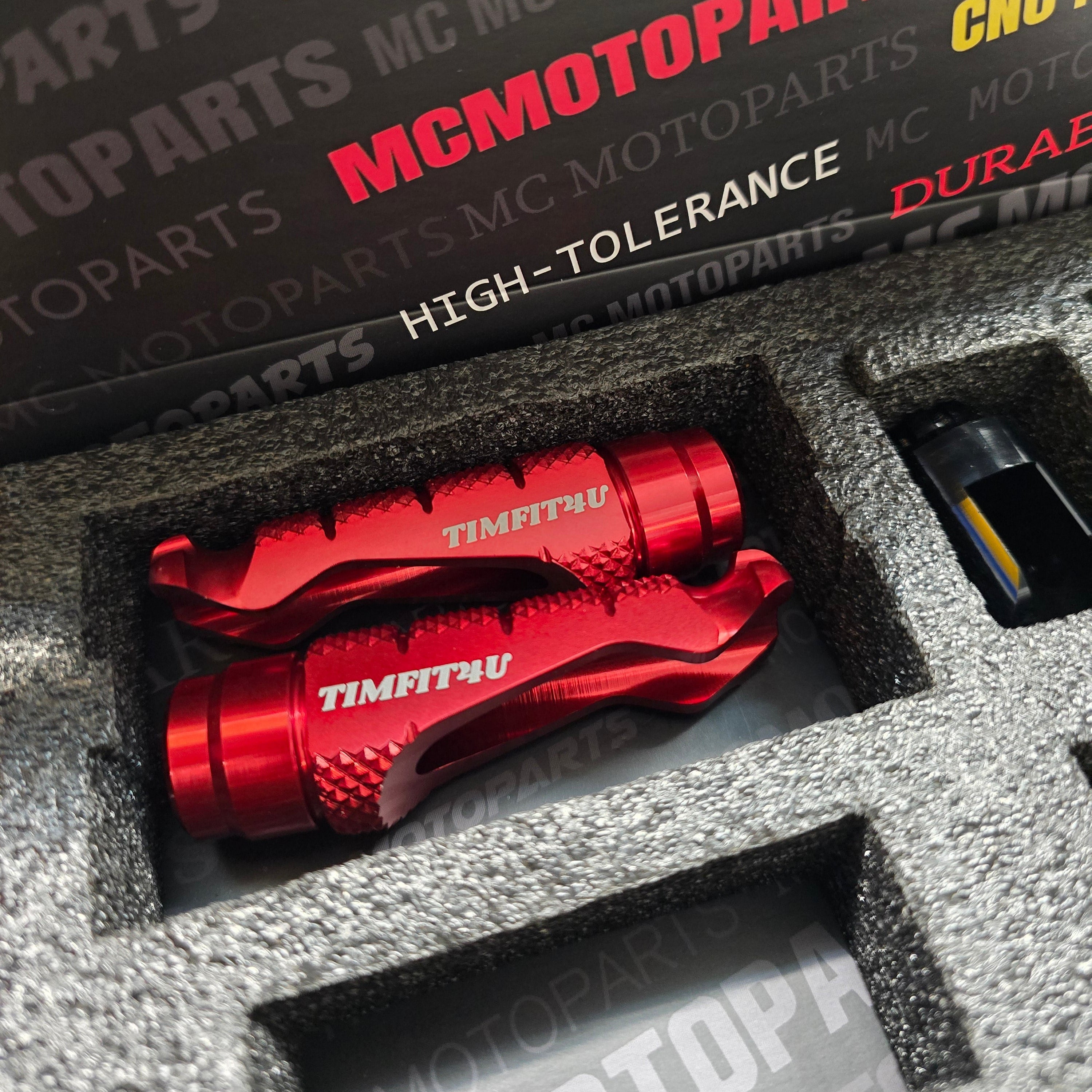 赤青マジックパーツ　カラクリバーシ　ナポレオンバイブス　ピーカプ Custom Engraved Name Front Rear Foot Pegs | MC MOTOPARTS – MC