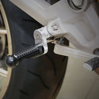 {Trasero} Se adapta a las estriberas M-PRO ajustables de 25 mm para Honda CB1100 CB500F