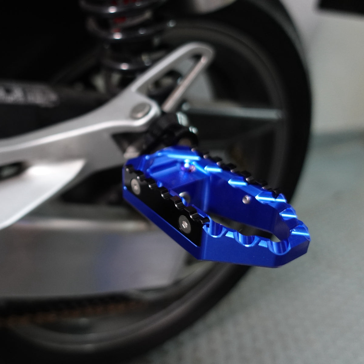 Yamaha YZF TRC Rear Foot Pegs | MC Motoparts