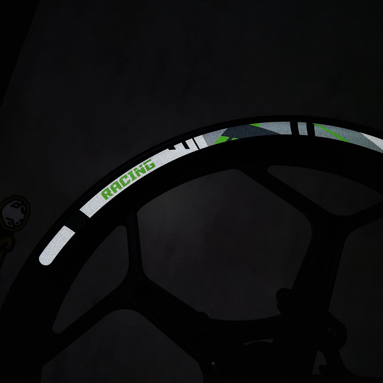 Reflective Strip Designer Pattern For 17'' Wheel Rim Skin Decal Set SH21 - MC Motoparts